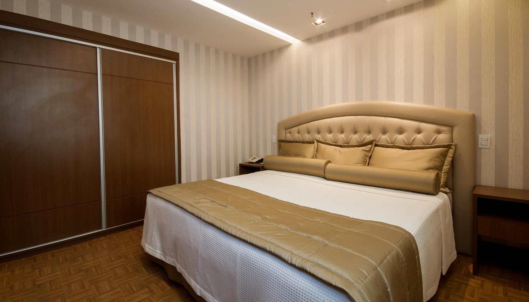 Deluxe Suite Spa Bath