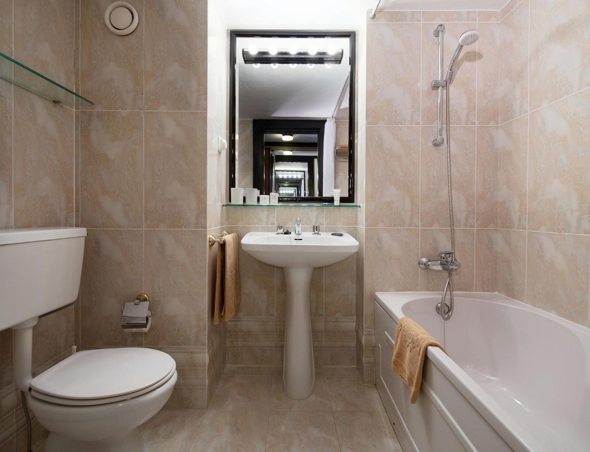 Double or Twin Room Garden View