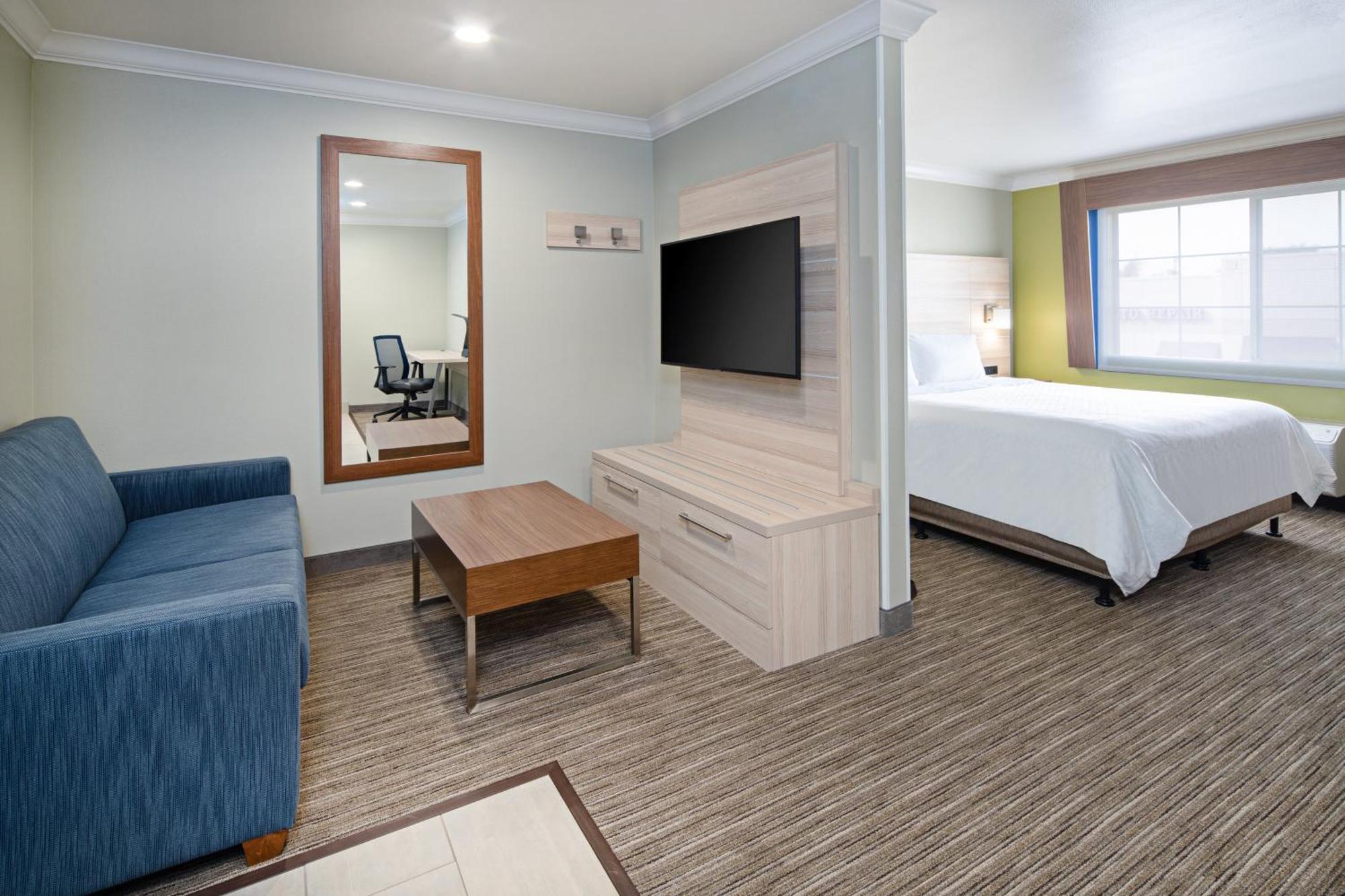 One-Bedroom King Suite Sofa Bed