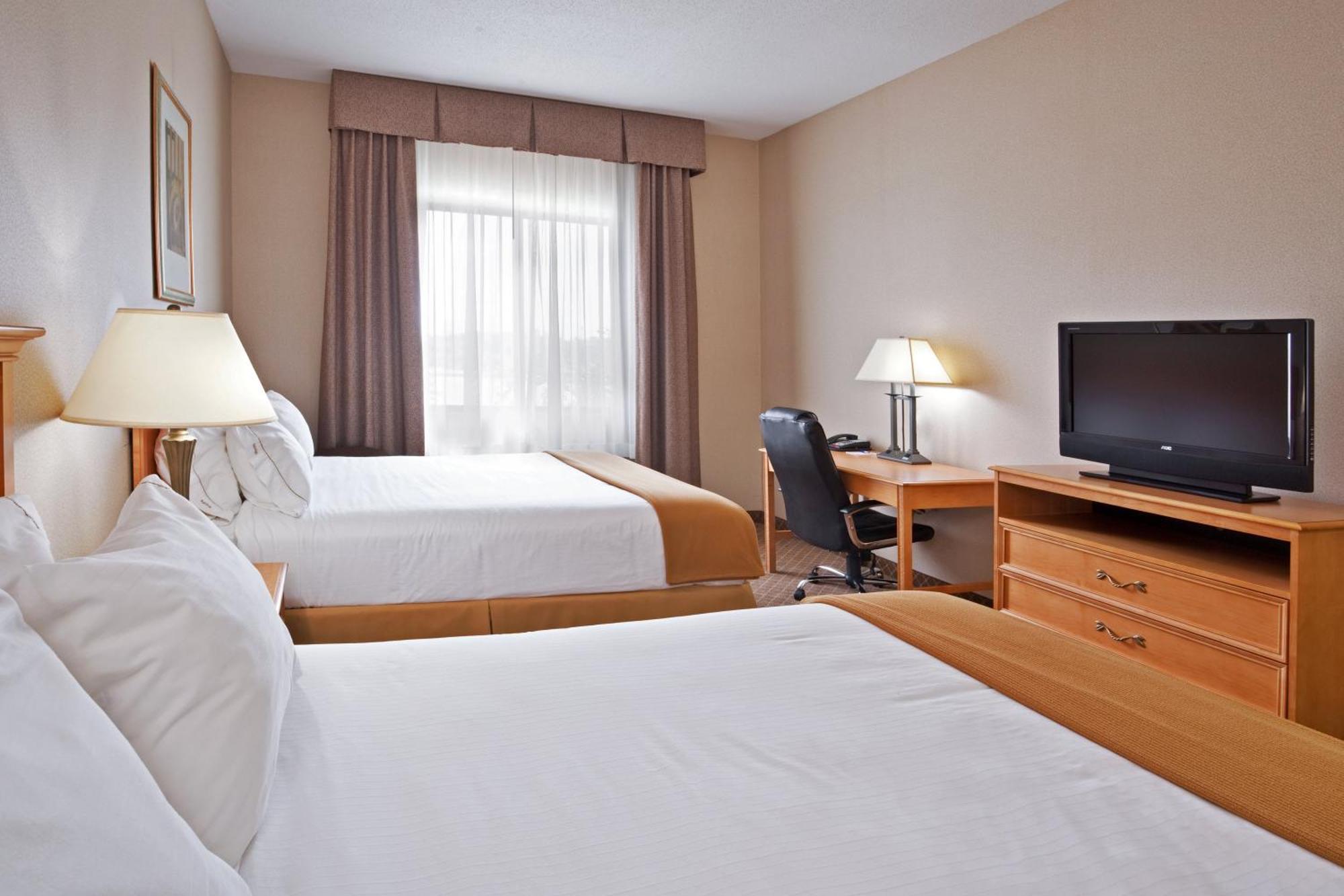 Standard Queen Room with Two Queen Beds