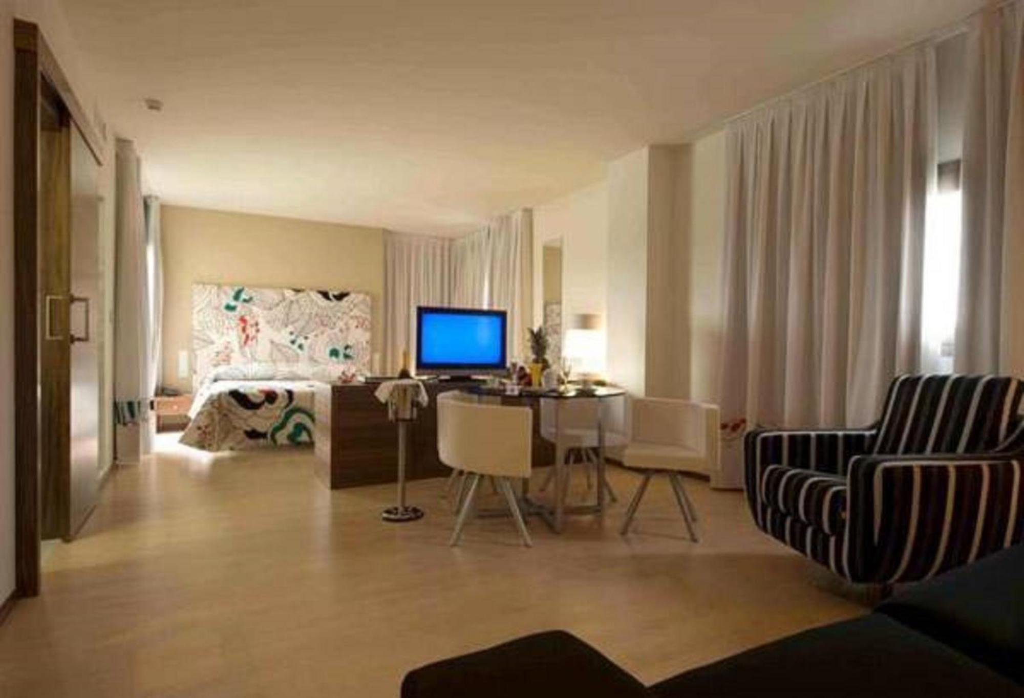 Deluxe Double or Twin Room Spa Bath
