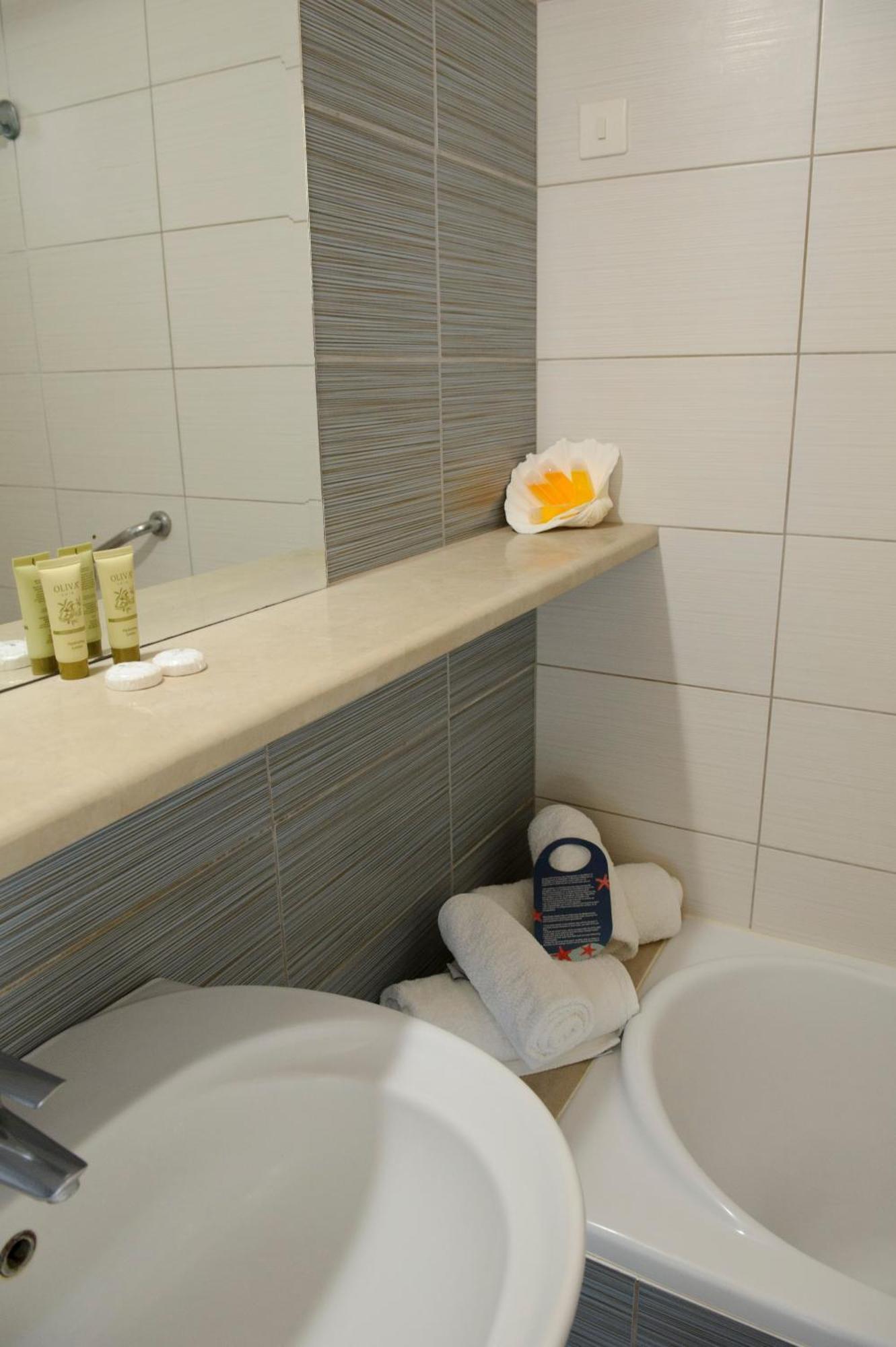 Double Room,1214844742:JPEG
