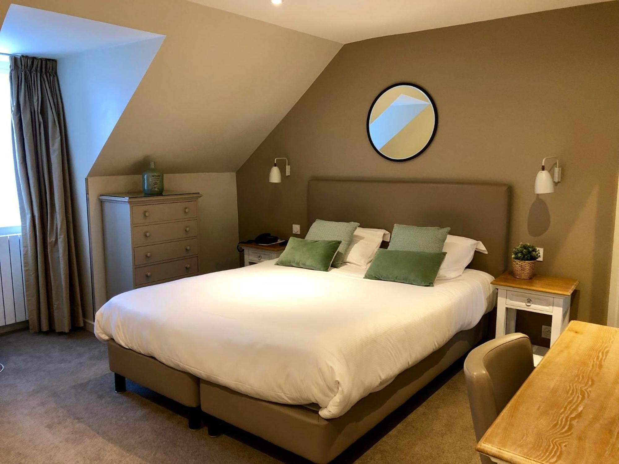 Club room – Main villa