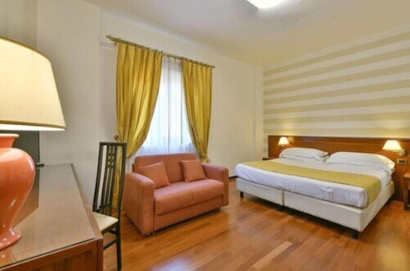 Standard Room One Queen One Single Bed,1279881631:JPEG