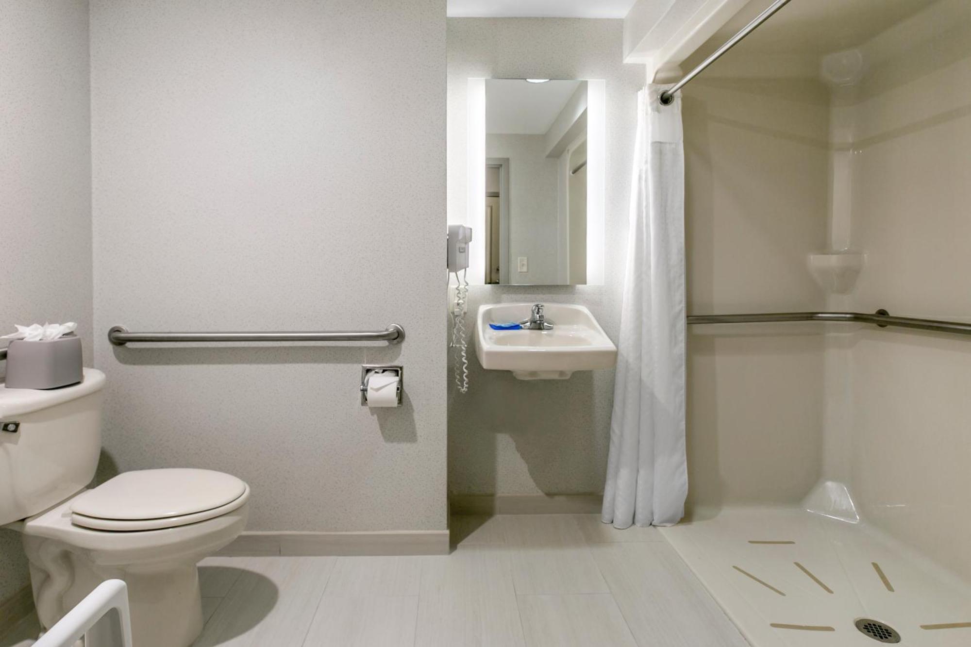 Habitación con cama grande y ducha a ras de suelo - No fumadores
