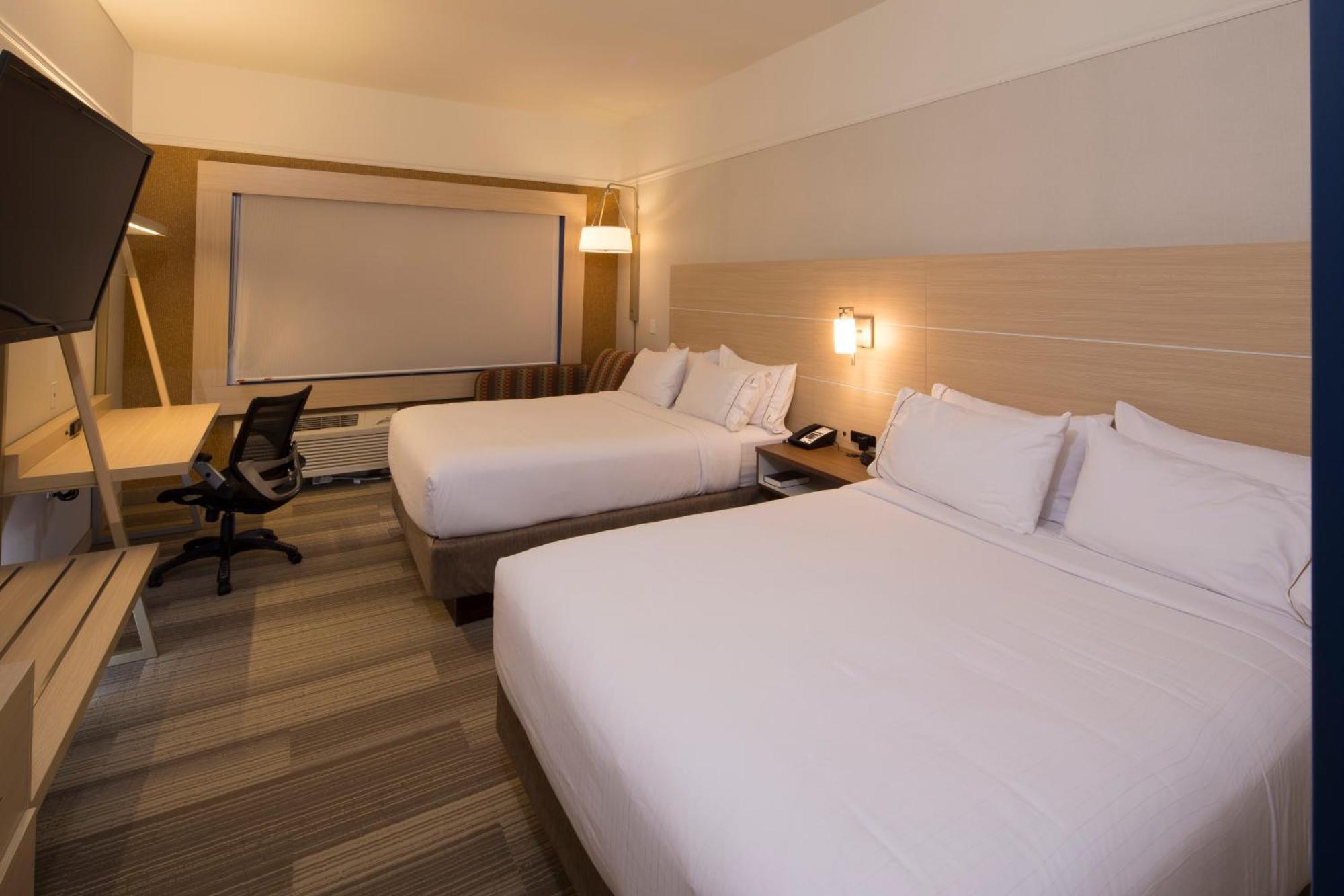 Standard Queen Room Two Queen Beds
