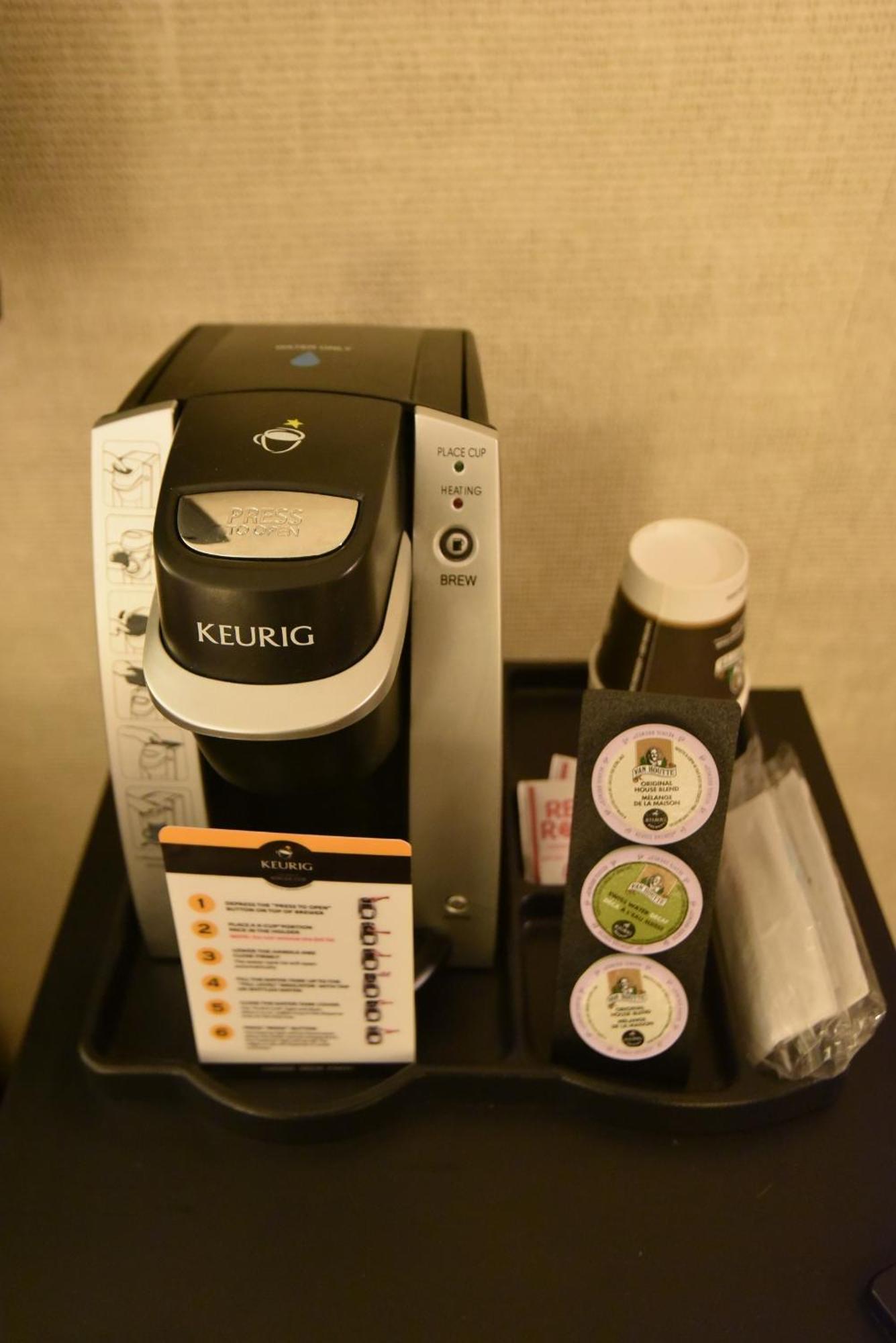 King Suite - Non-Smoking