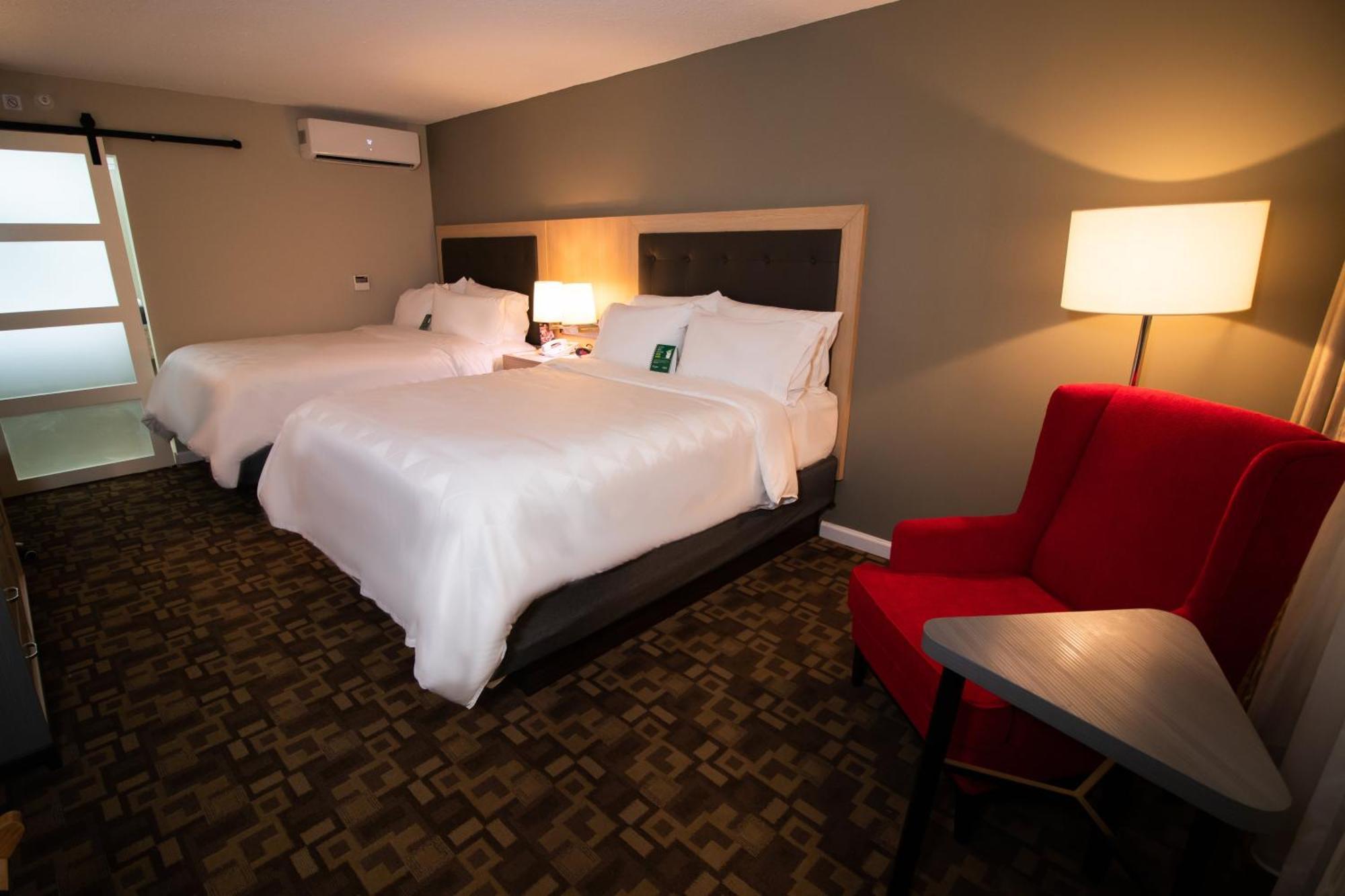 Standard Queen Room with Two Queen Beds