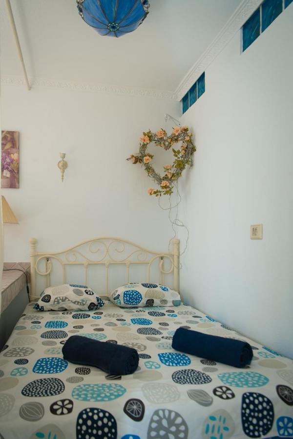 Family Room,1461059671:JPEG