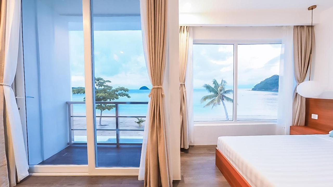 Deluxe Double Room with Balcony and Sea View