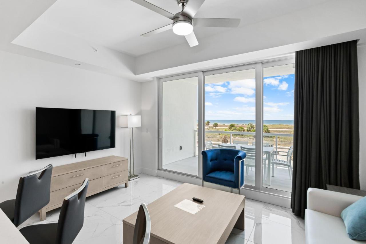 Deluxe Suite with Sea View