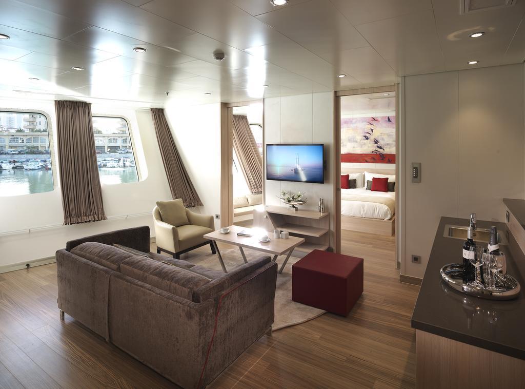 Luxury Superyacht Family Suite