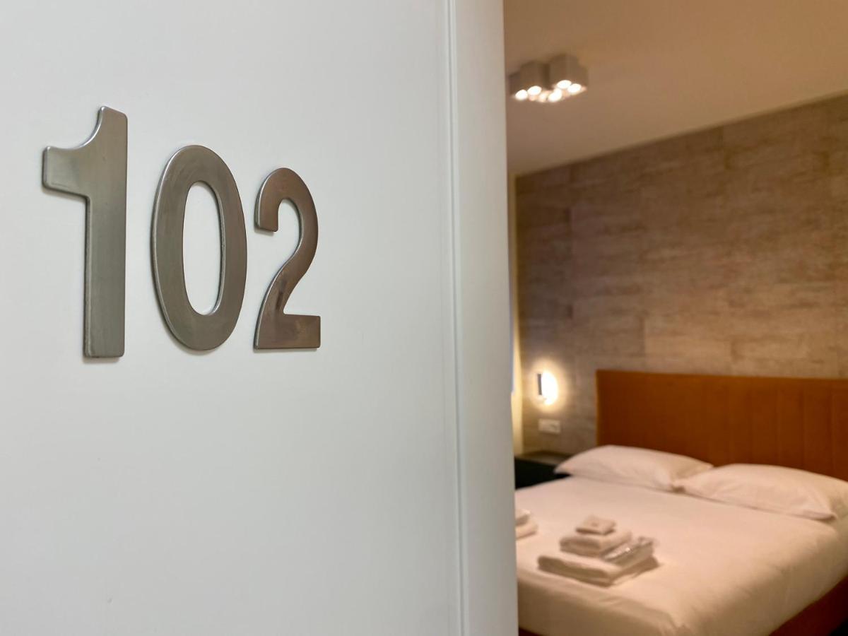 Large Double Room,1487546398:JPEG