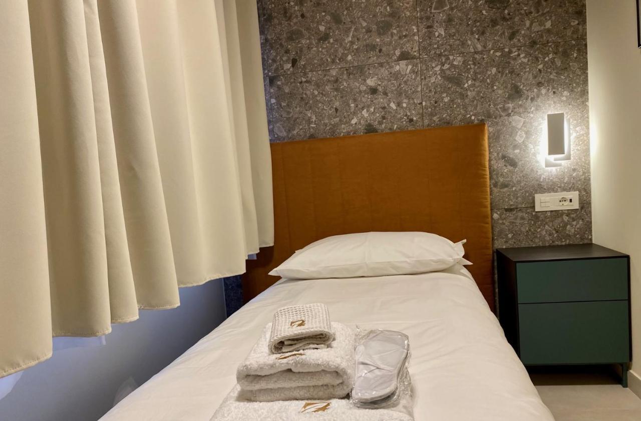 Single Room Bathroom,1487669227:JPEG