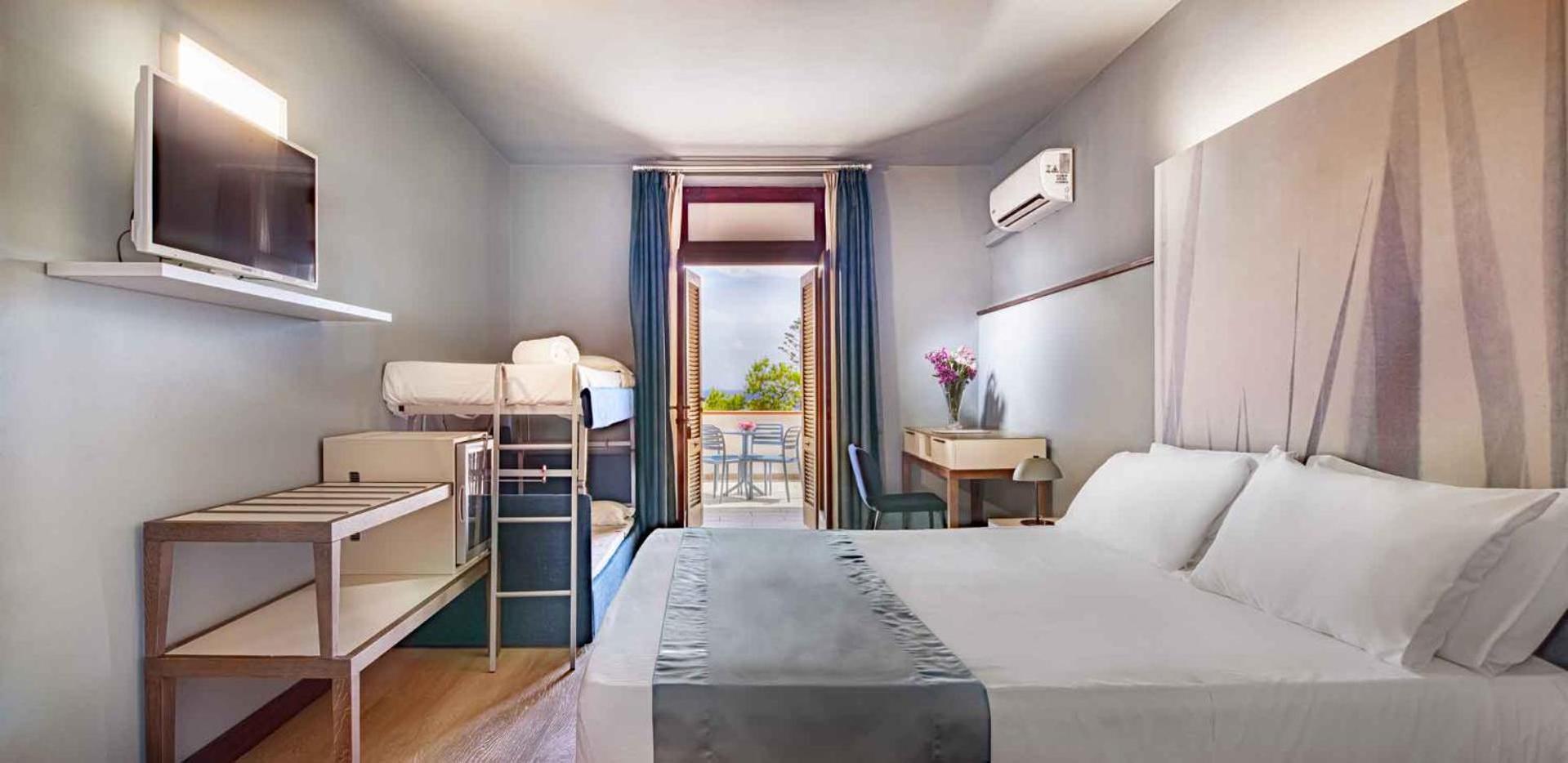 Quadruple Room Sea View,1552039765:JPEG