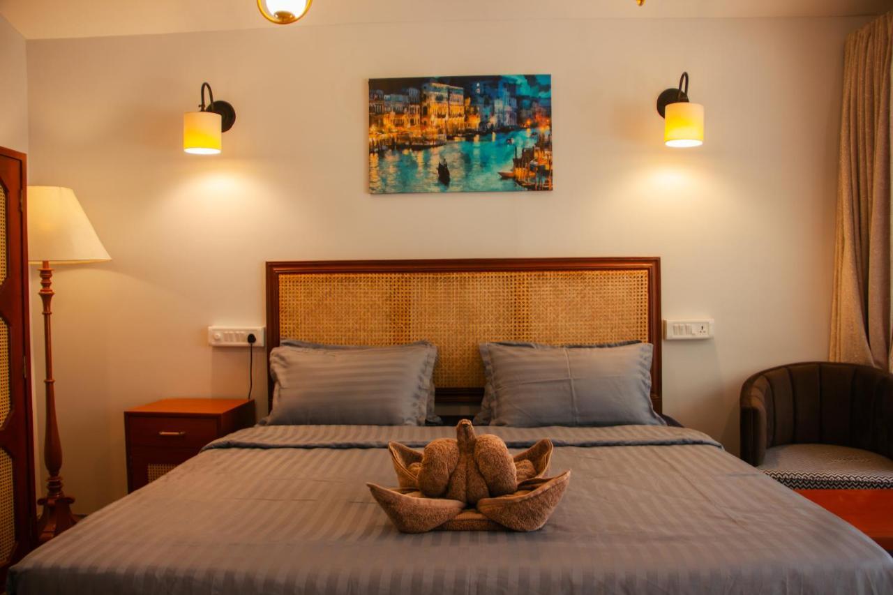 Deluxe Double Room Side Sea View