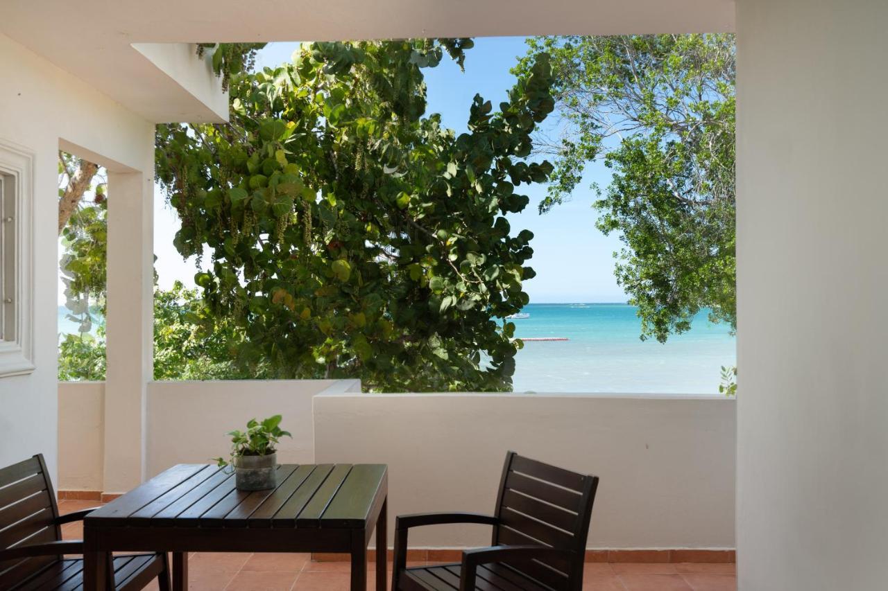 Deluxe Double Room with Balcony and Sea View