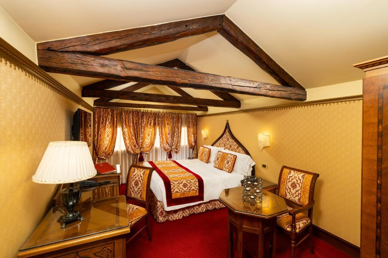 Junior Suite Canal View