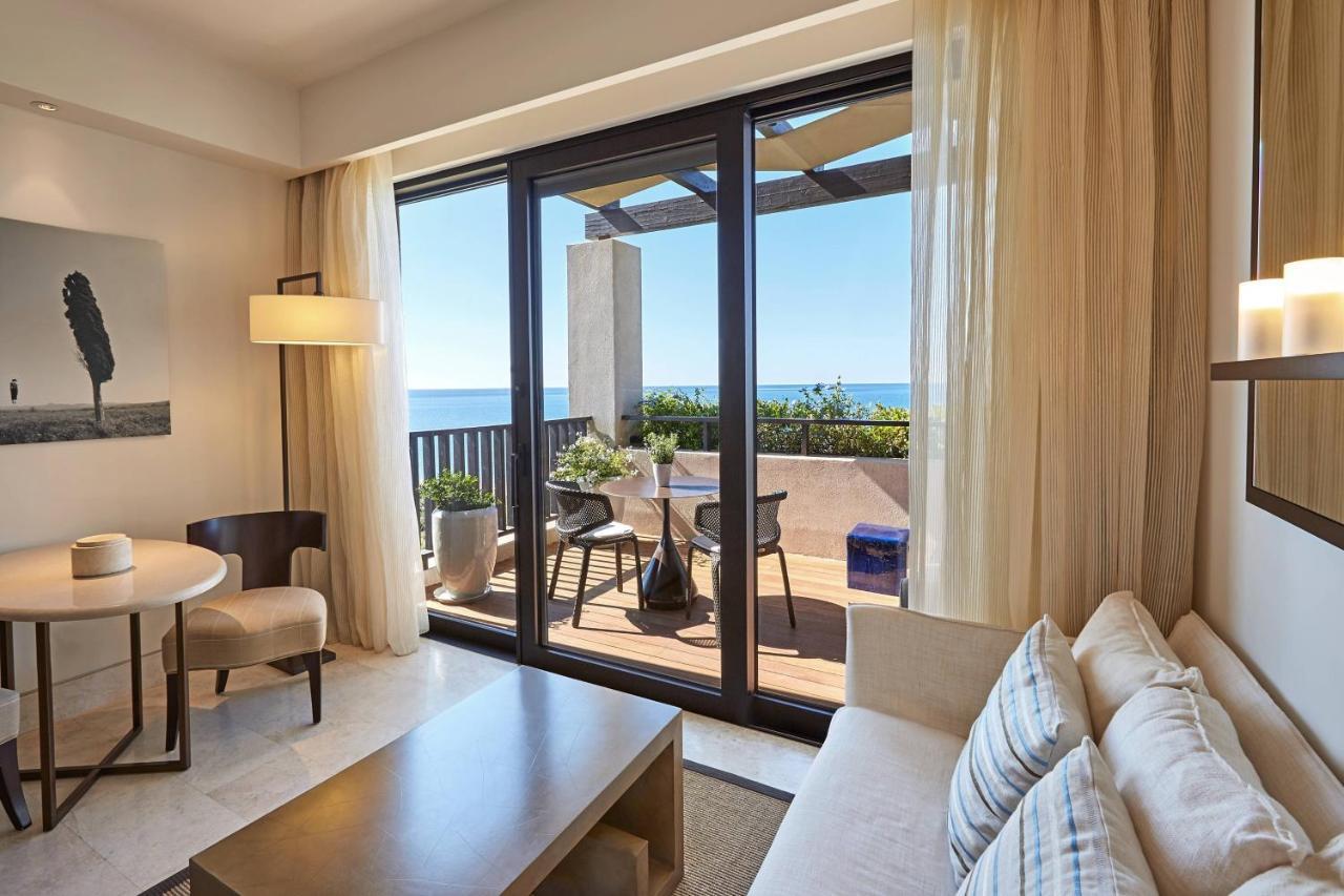 Premium Deluxe Sea View Guest room 1 King Balcony