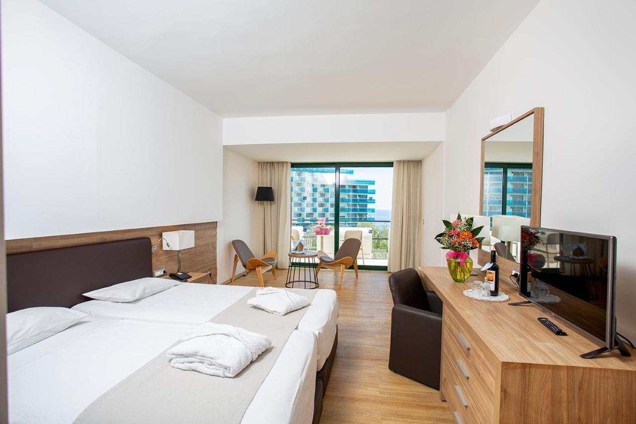 Double or Twin Room Side Sea View,1499011423:JPEG