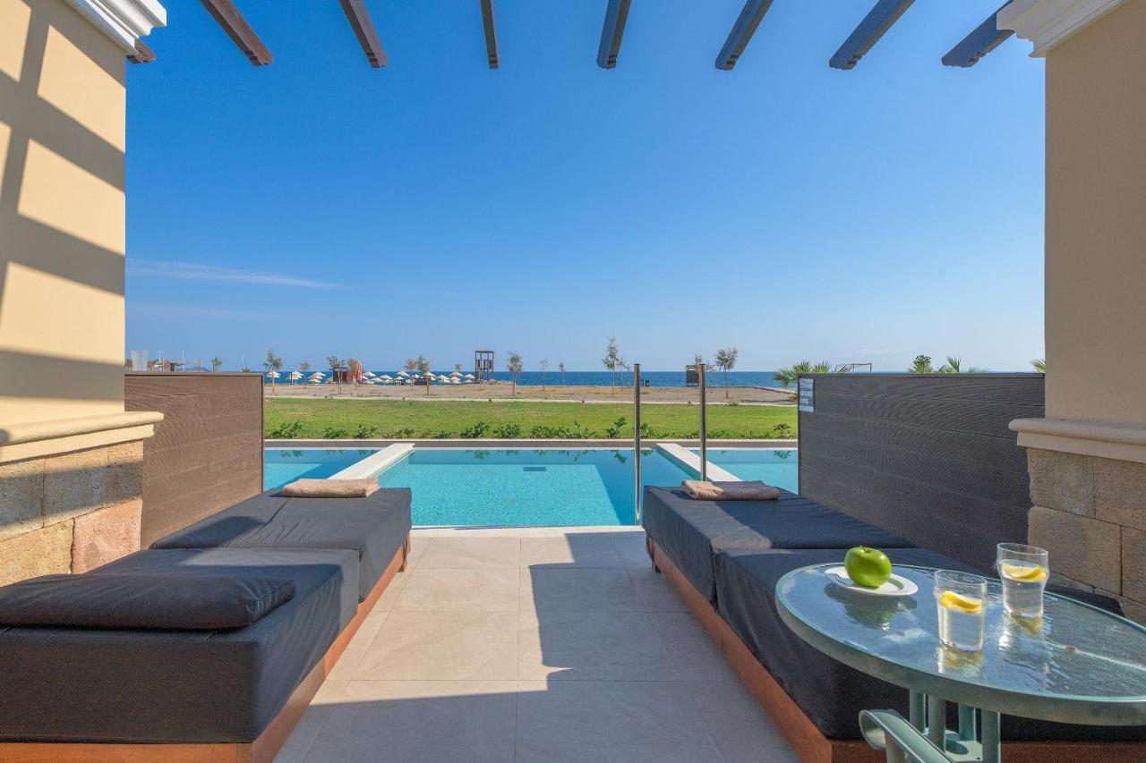 Family Suite Private Pool & Beachfront,1588092809:JPEG