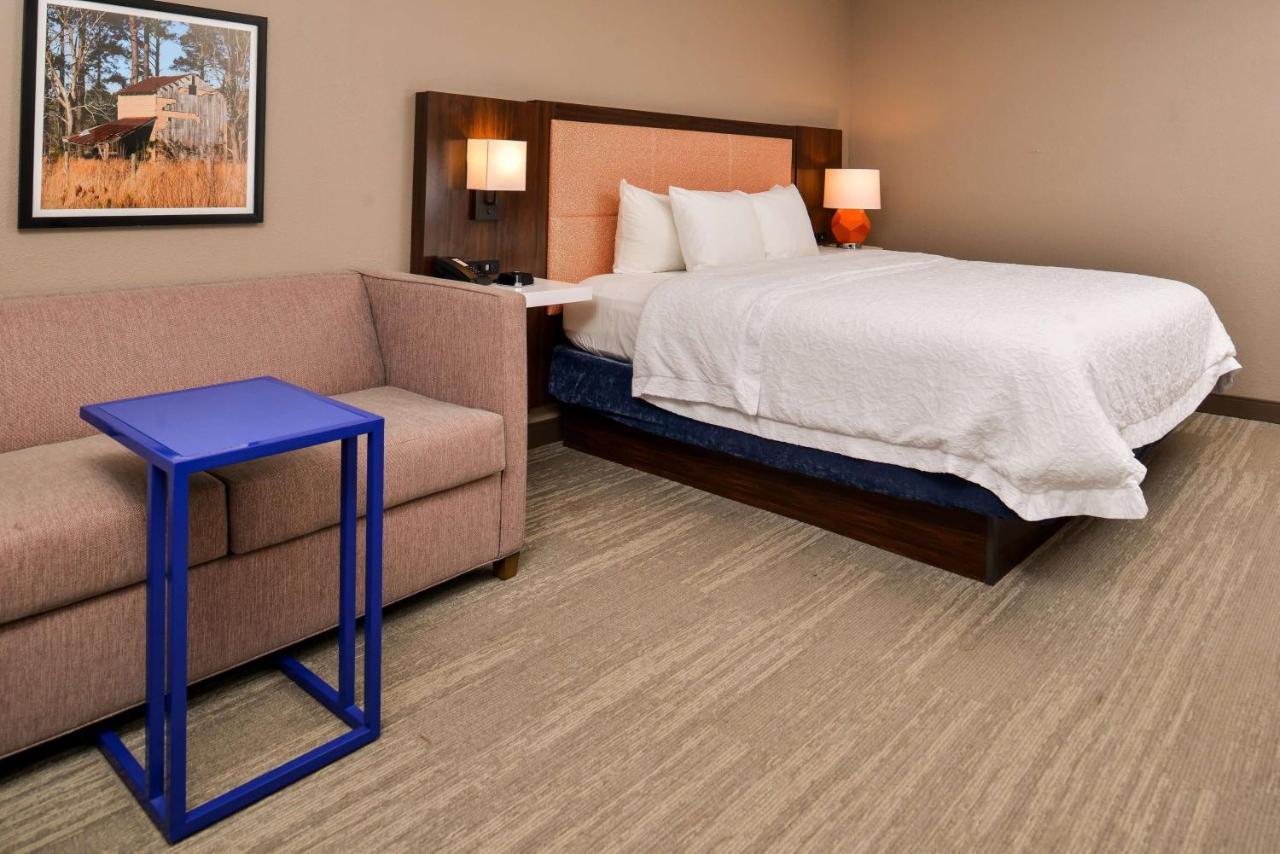 Arbeitszimmer mit Kingsize-Bett und Schlafsofa