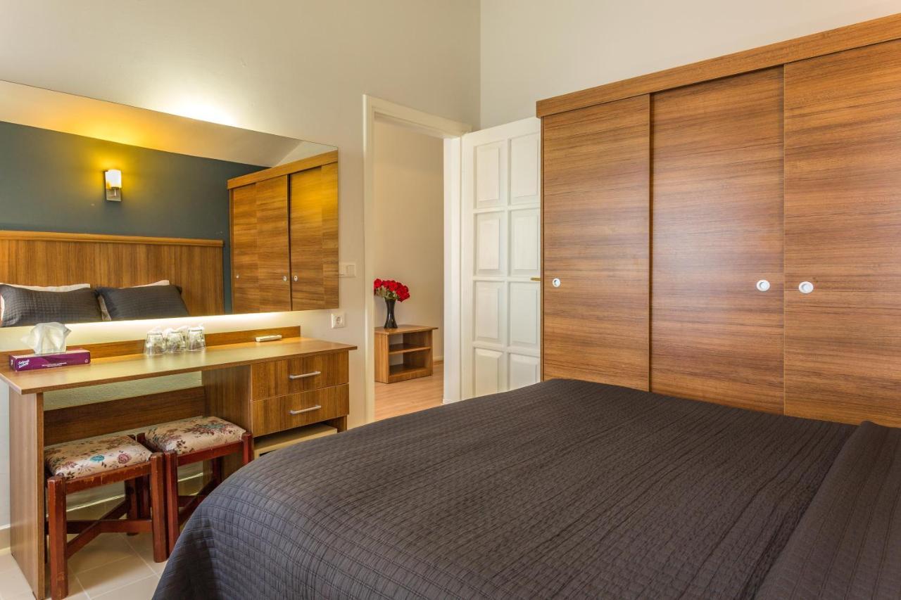 Standard Doppel- oder Zweibettzimmer mit seitlichem Meerblick