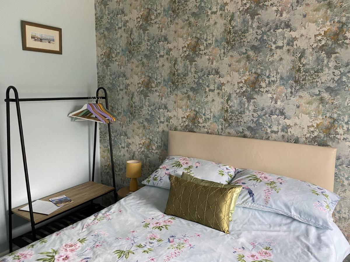 Standaard Tweepersoonskamer met een Eigen Externe Badkamer