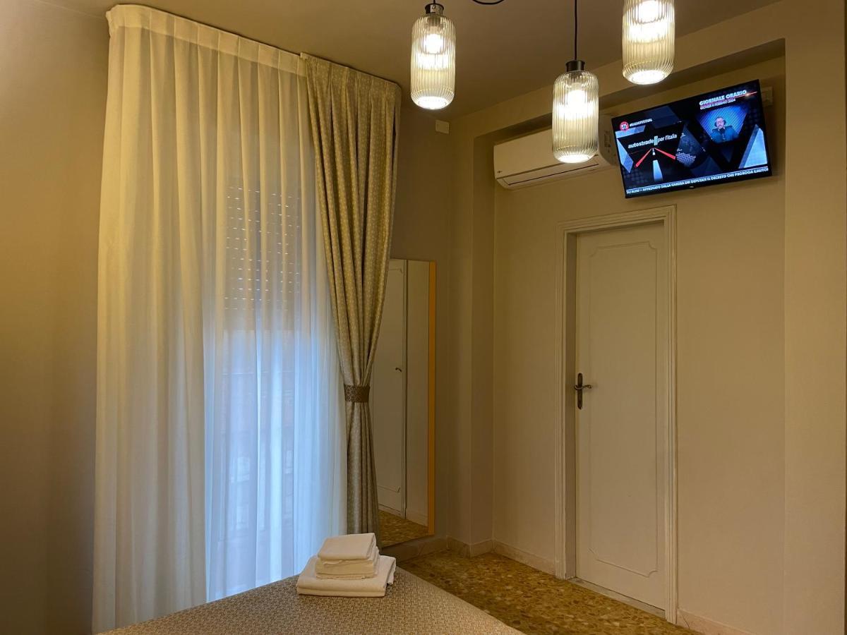 Doppel-/Zweibettzimmer mit Gartenblick