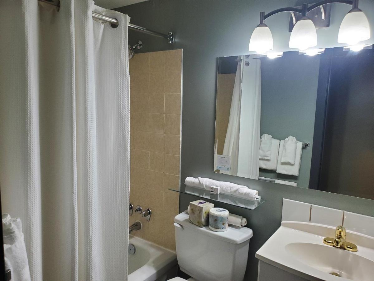 Superior Suite with Spa Bath- Non-Smoking