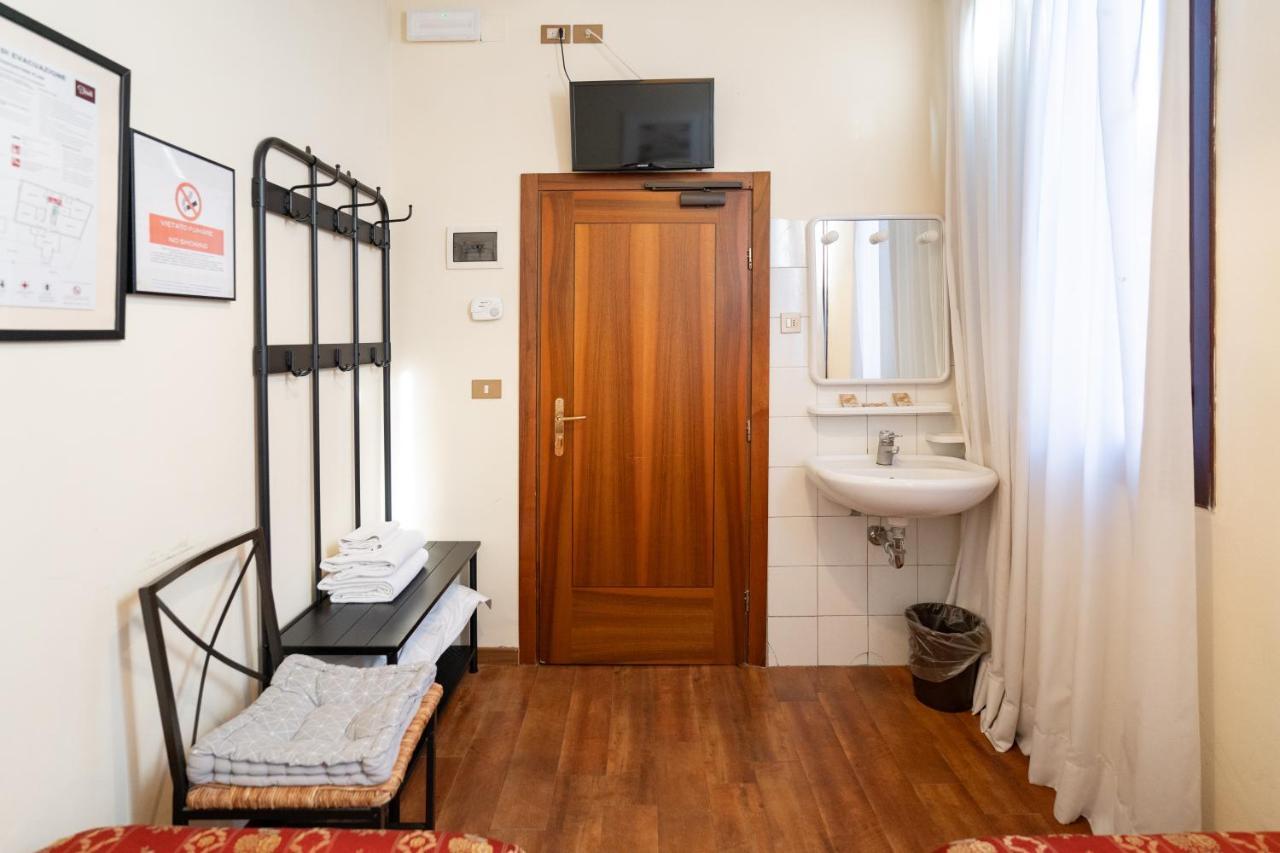 Twin Room with Shared Bathroom