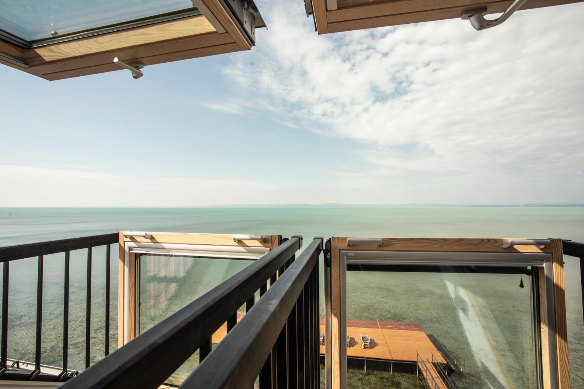 Deluxe Double Room with Balcony and Sea View