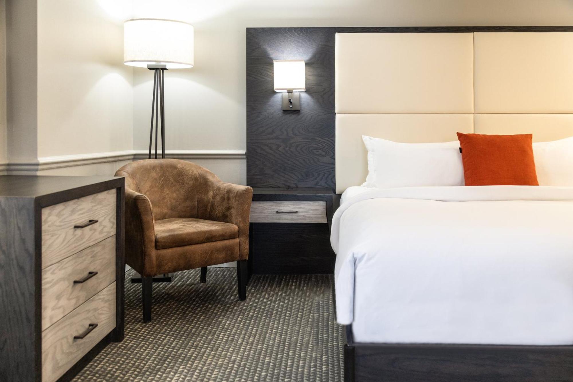 Junior King Suite