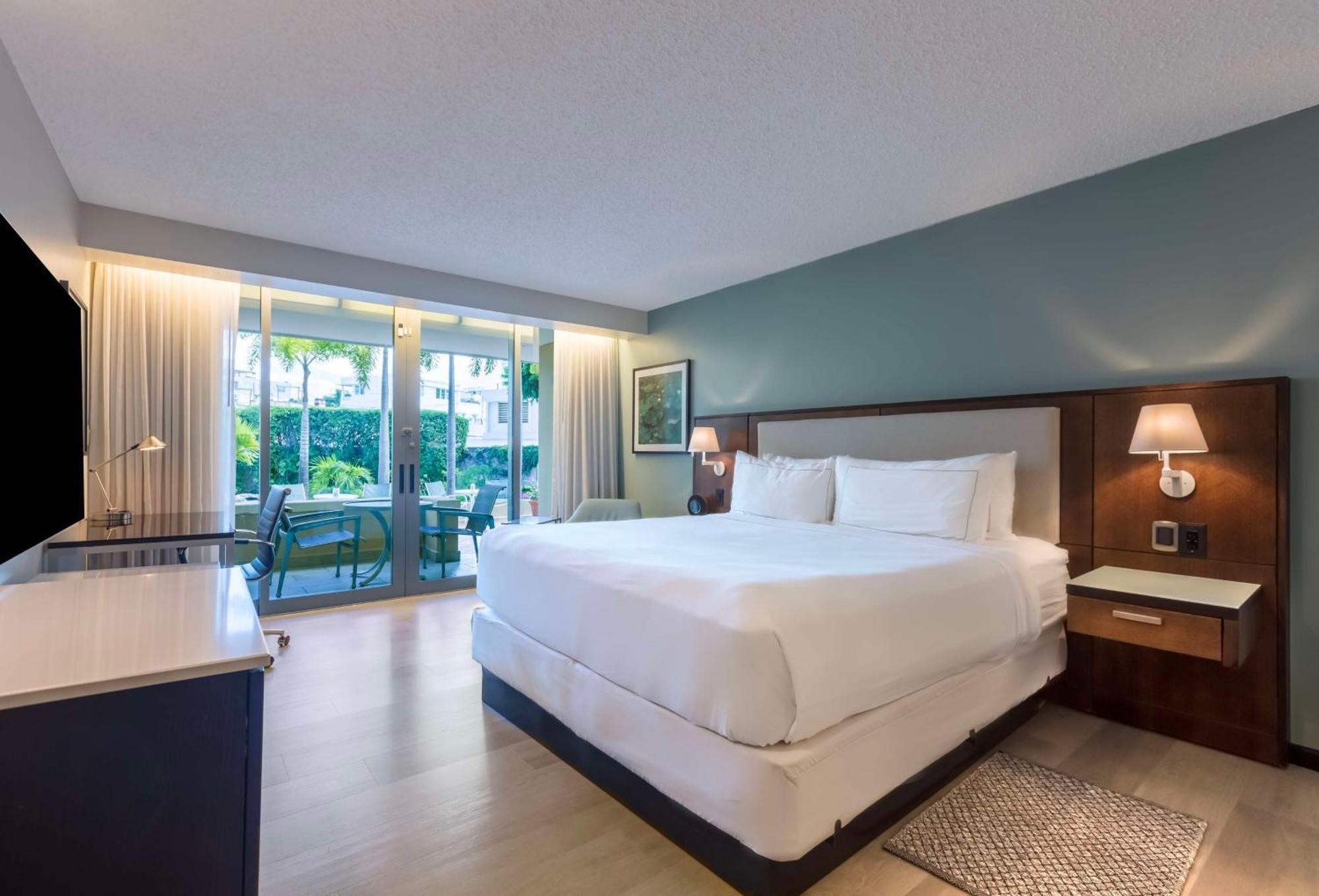 Habitación Doble con balcón, vistas al jardín y cama grande