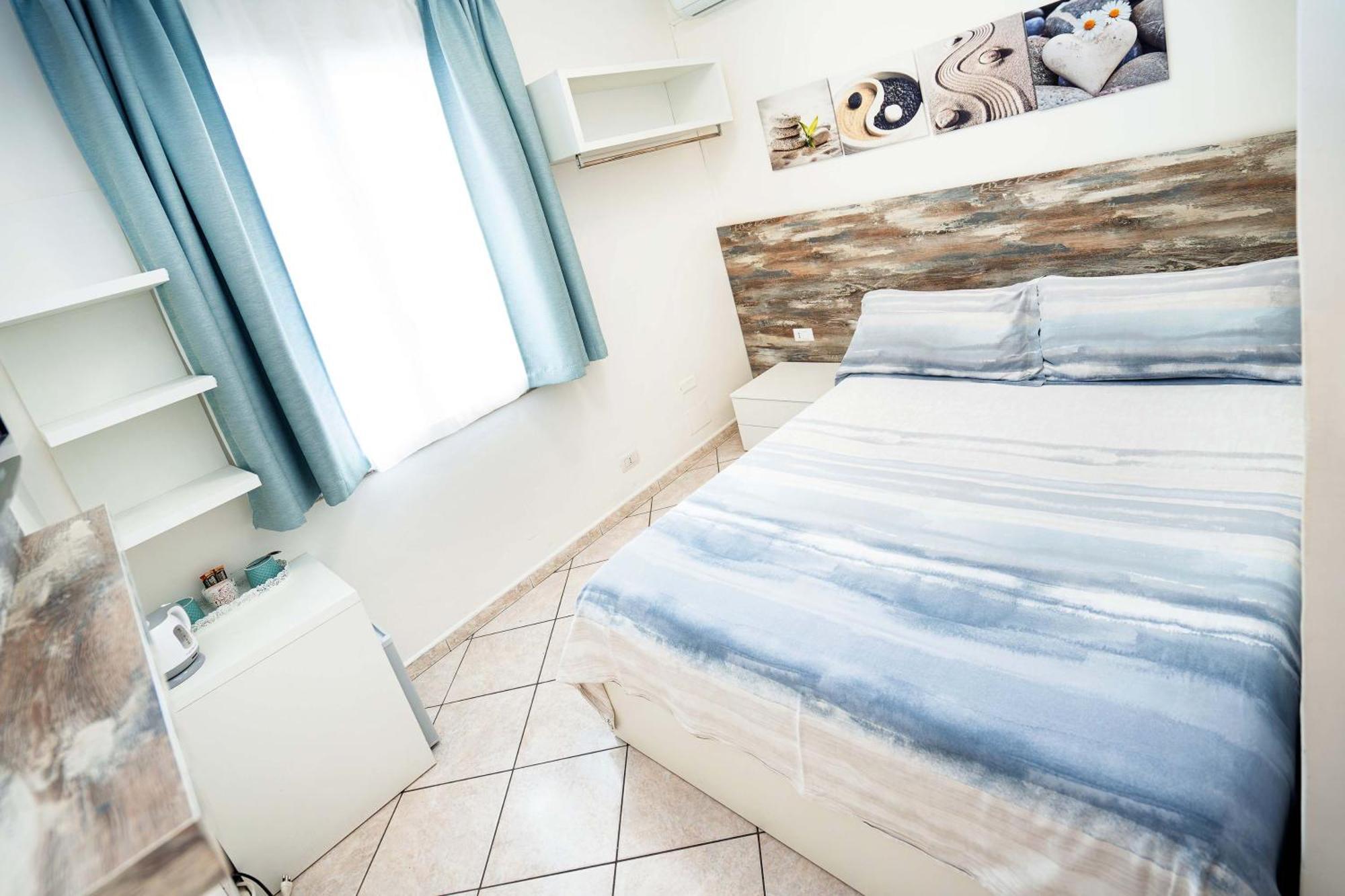 Small Budget Double Room,1499962531:JPEG