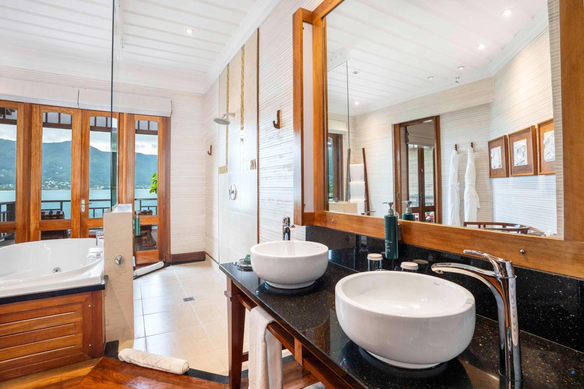 King Oceanfront Villa