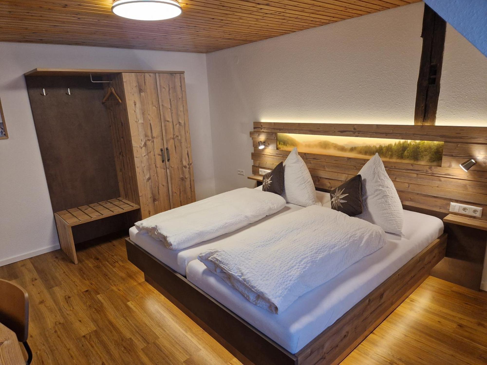 Großes Doppelzimmer