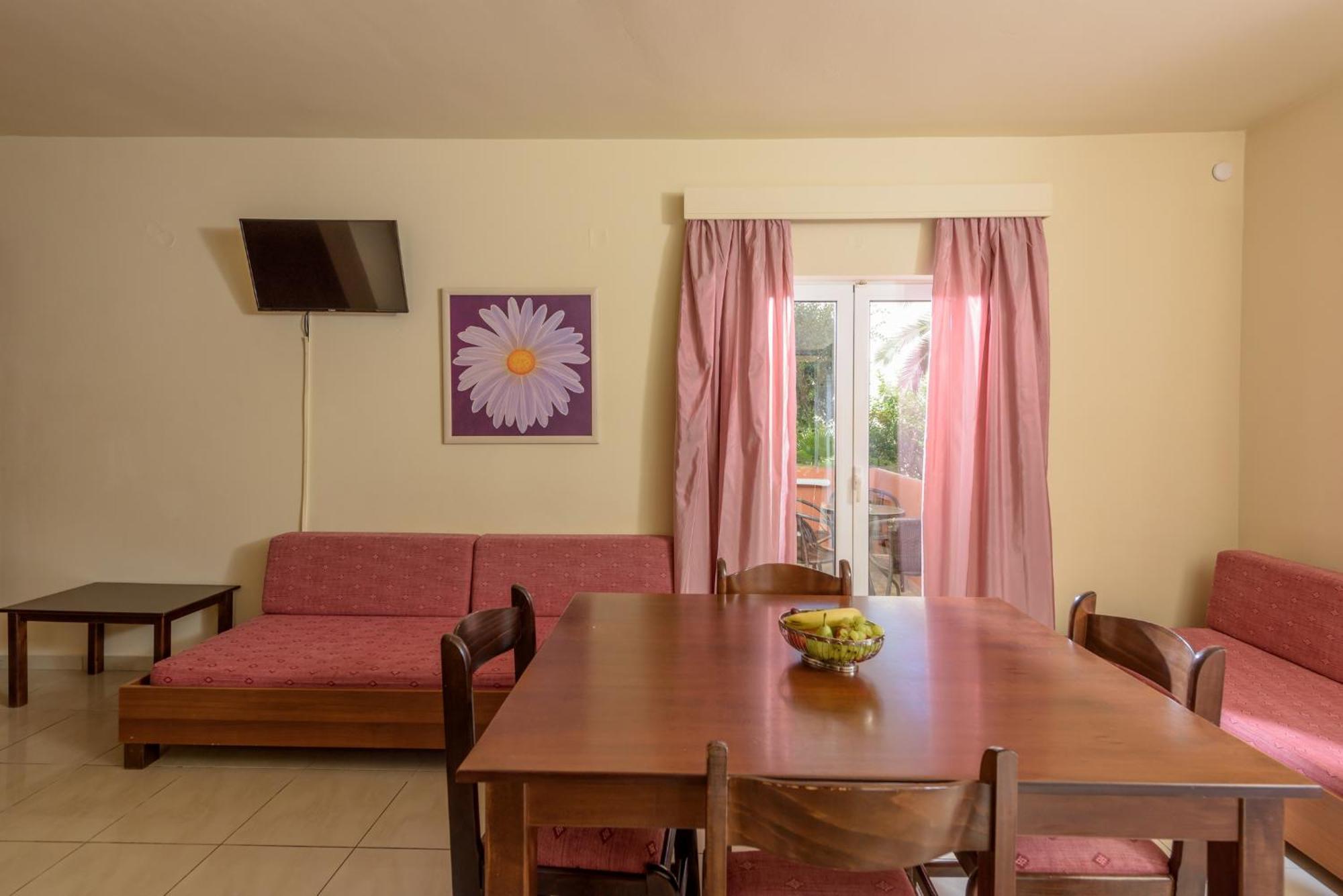 Apartamento de 2 dormitorios con vistas al jardín