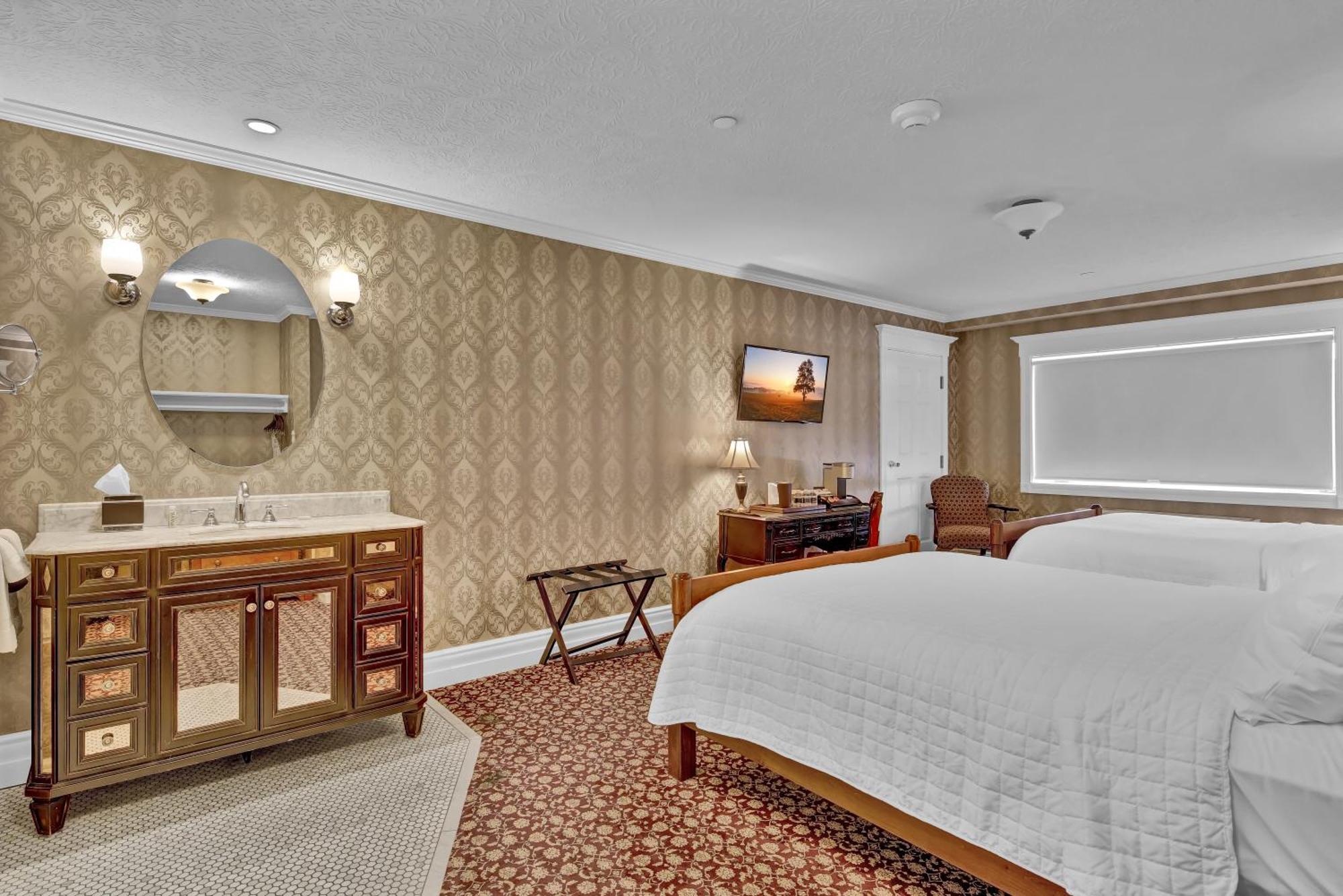 Queen Room