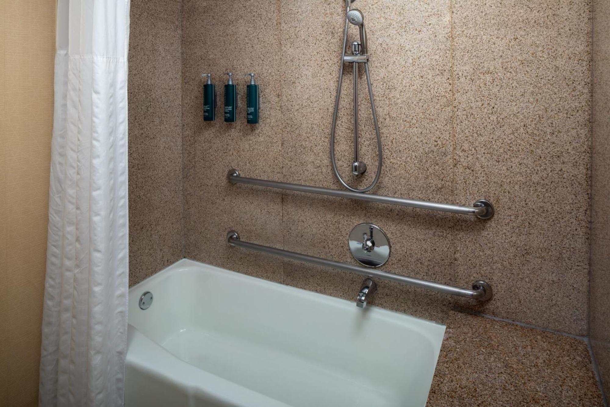 Double Room with Two Double Beds - ADA/Non-Smoking