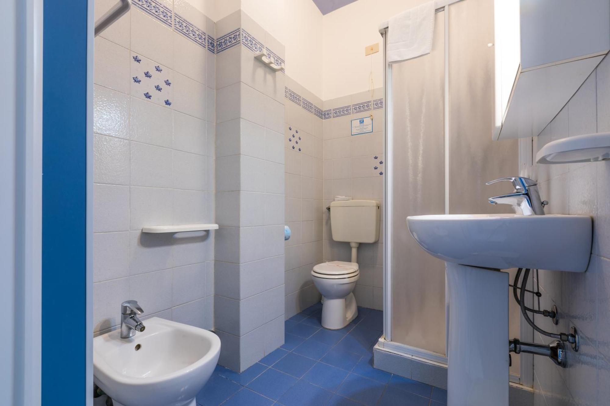 Single Room,1594696471:JPEG