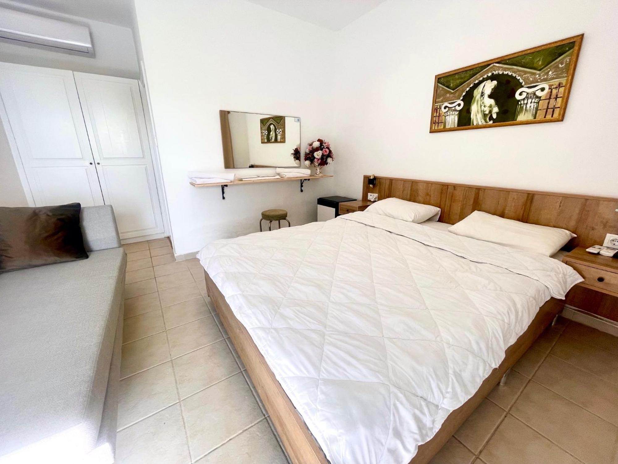 Doppelzimmer mit Balkon und Meerblick