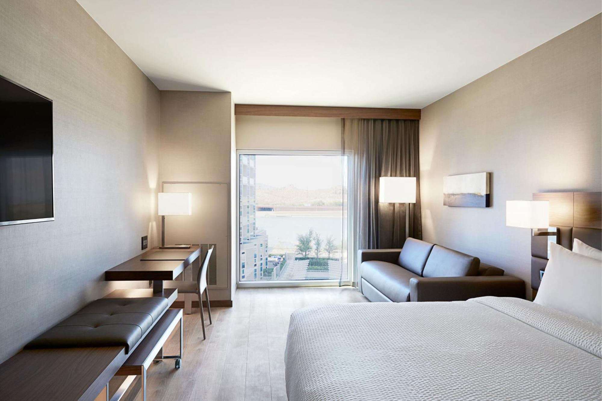 King Room Lake View Hearing Accessible,1631580153:JPEG