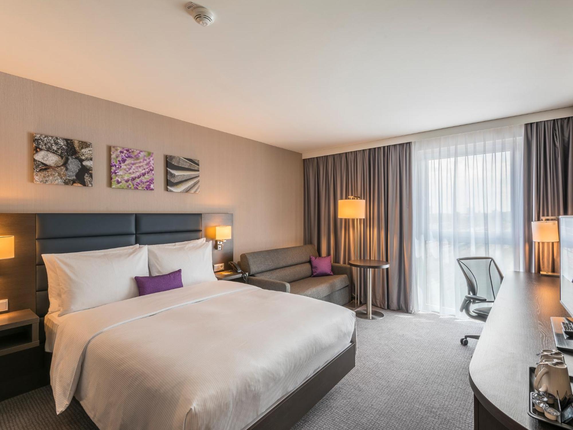 Queen Room