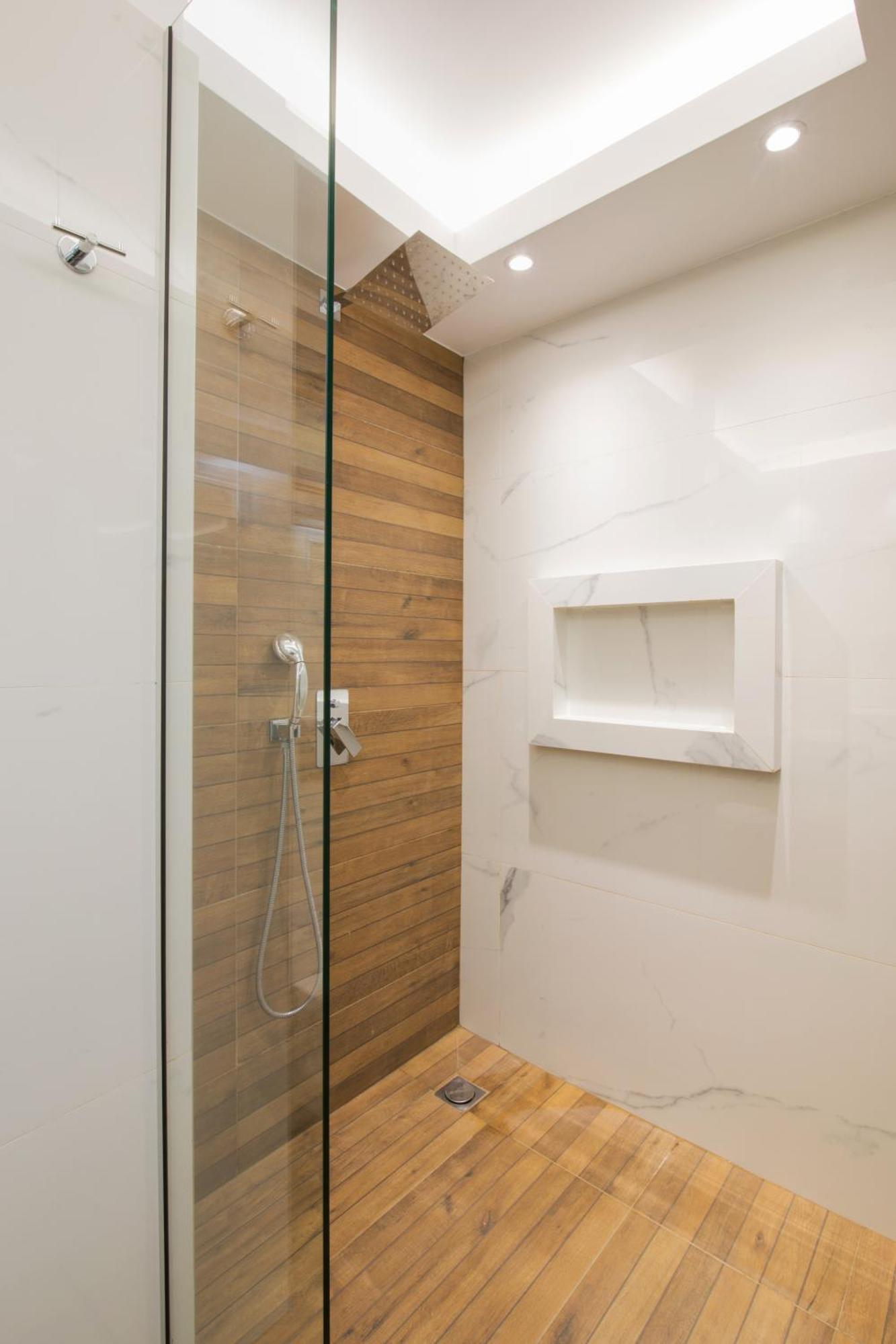 Queen Room Spa Bath