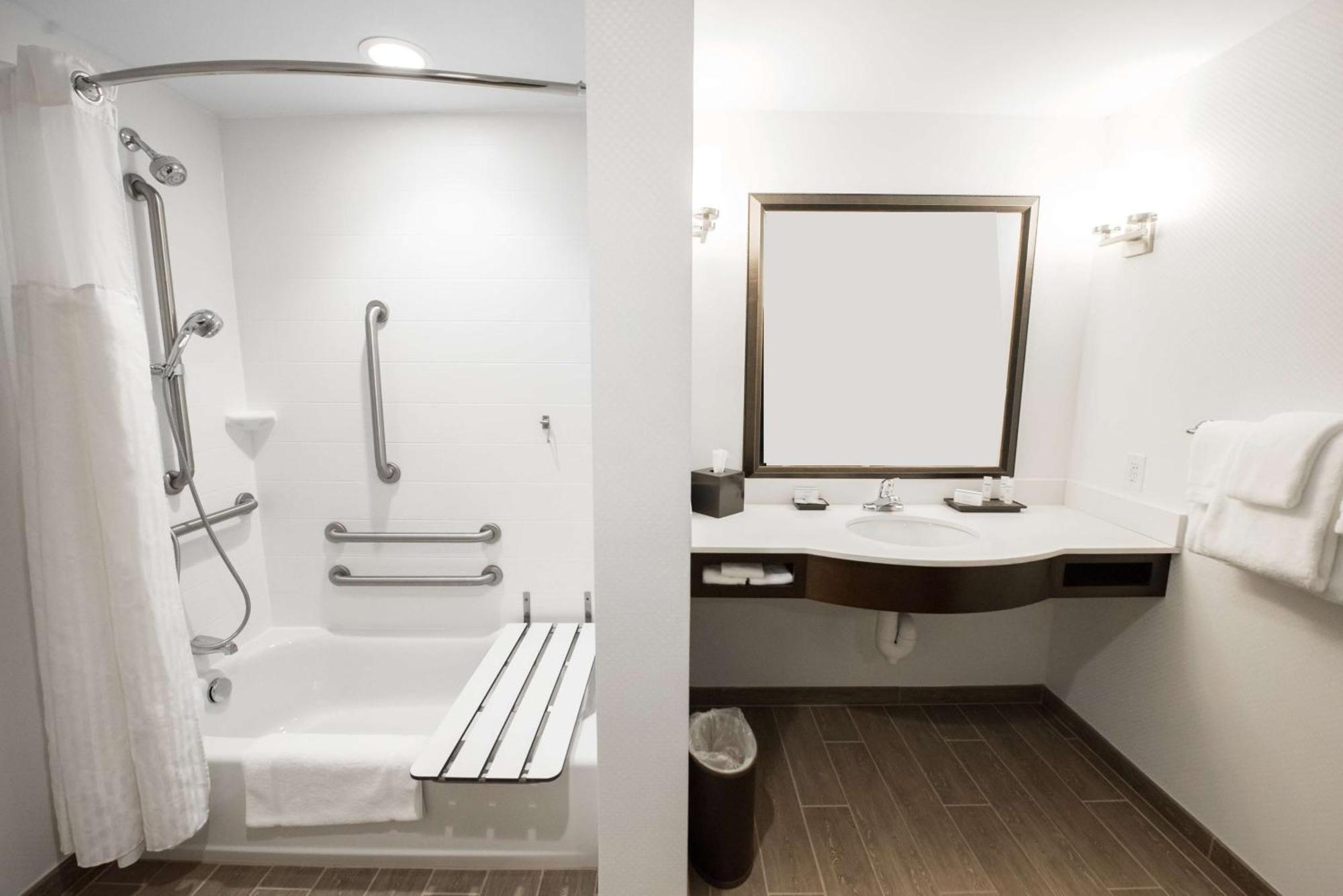 Queen Room Two Queen Beds Mobility Access