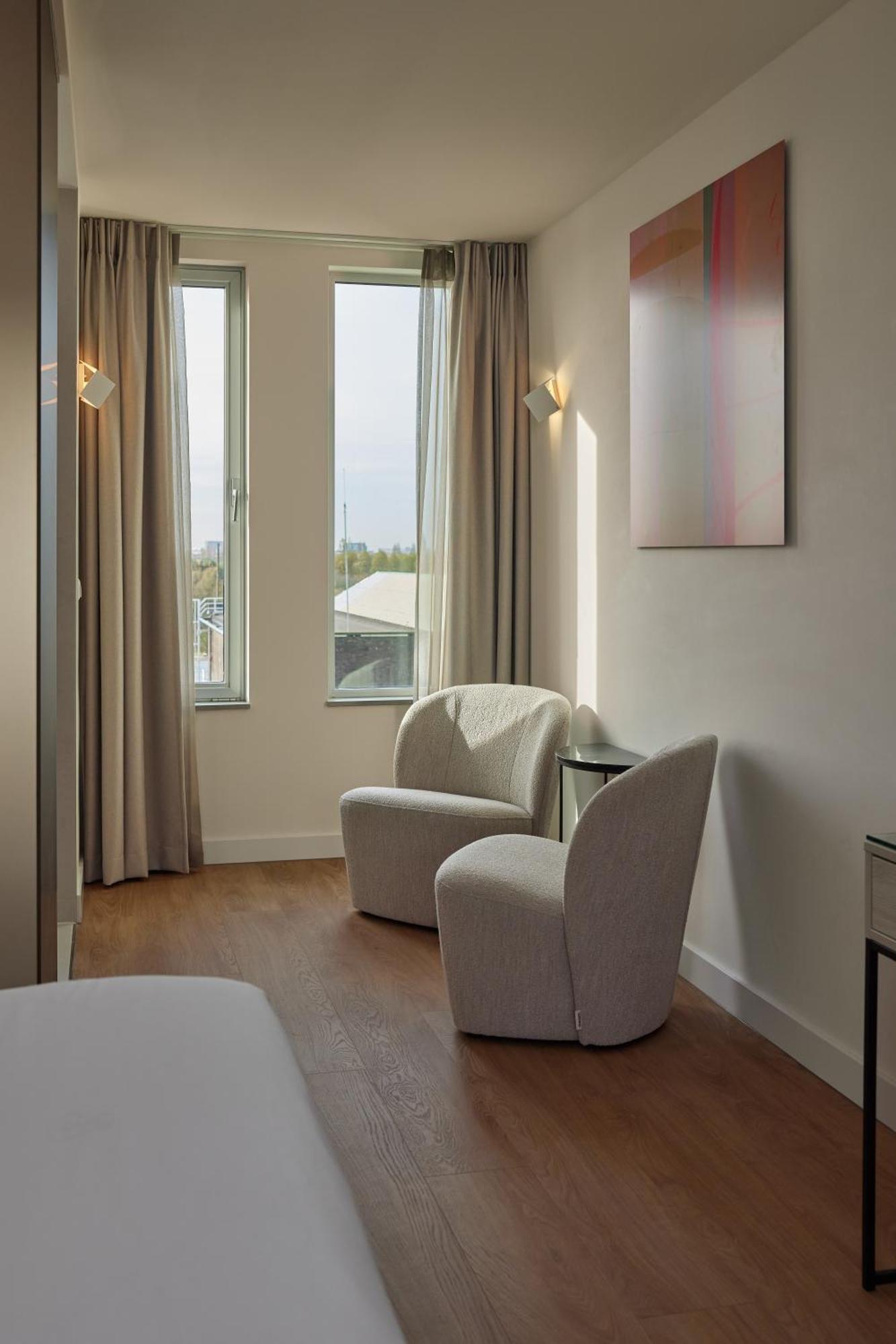 Superior Deluxe Room,1516386892:JPEG