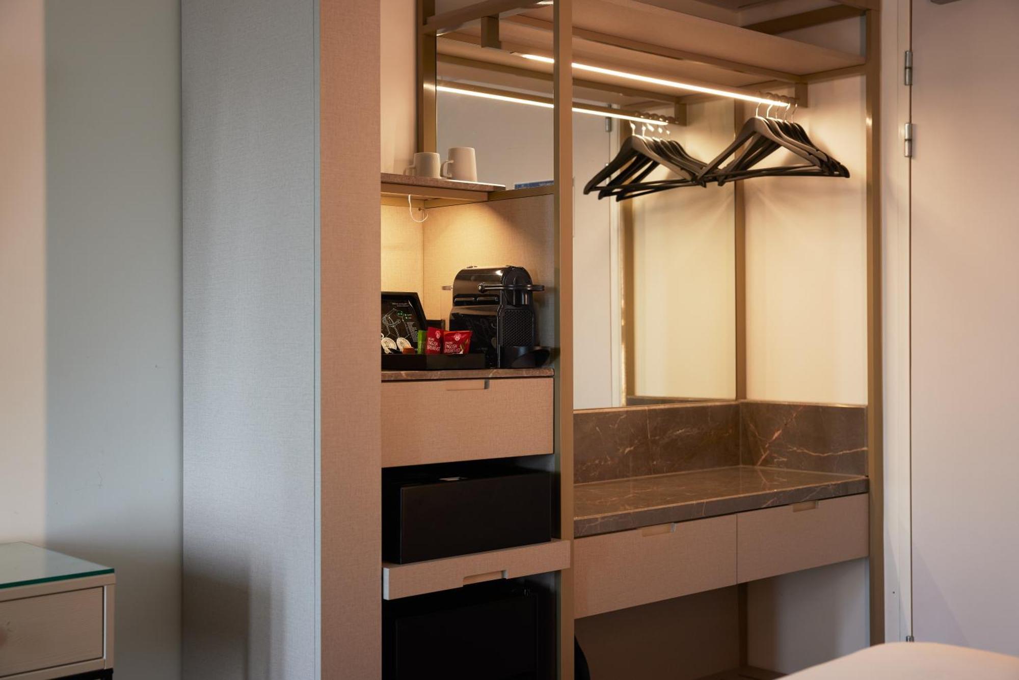 Luxury Quadruple Room,1686423631:JPEG