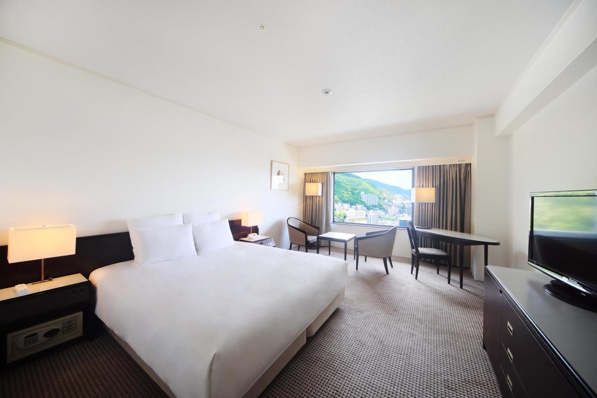 Habitación Premium con cama extragrande y vistas a la ciudad