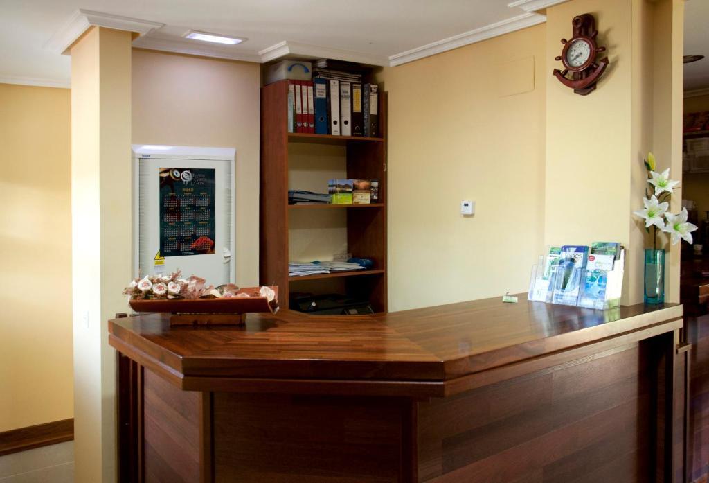 Estudio (2 adultos)